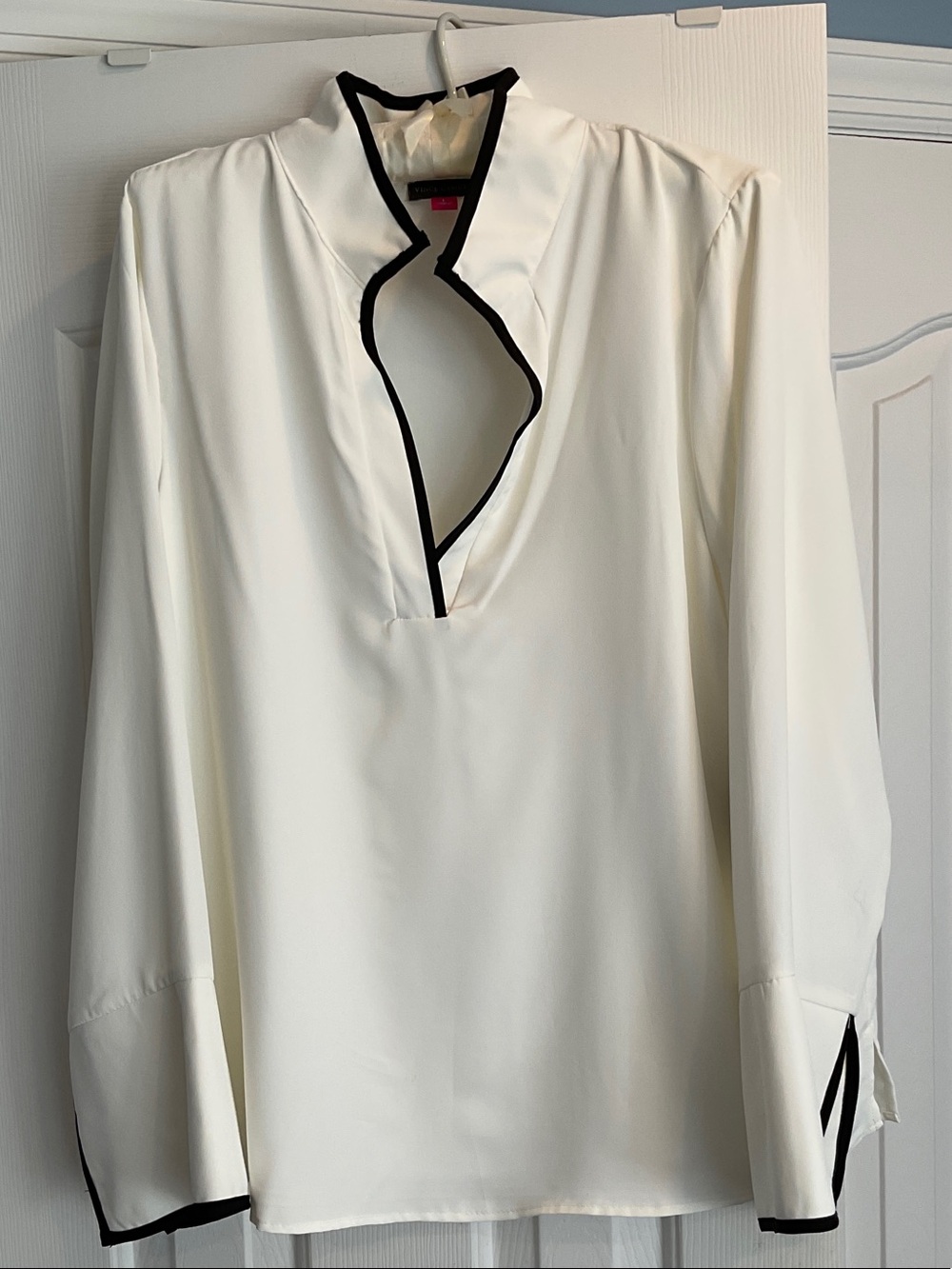 Vince Camuto White Long-Sleeve Blouse with Black Trim